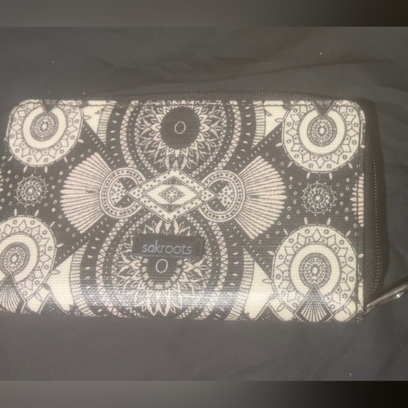 Black and white sakroots wallet - Picture 3 of 6